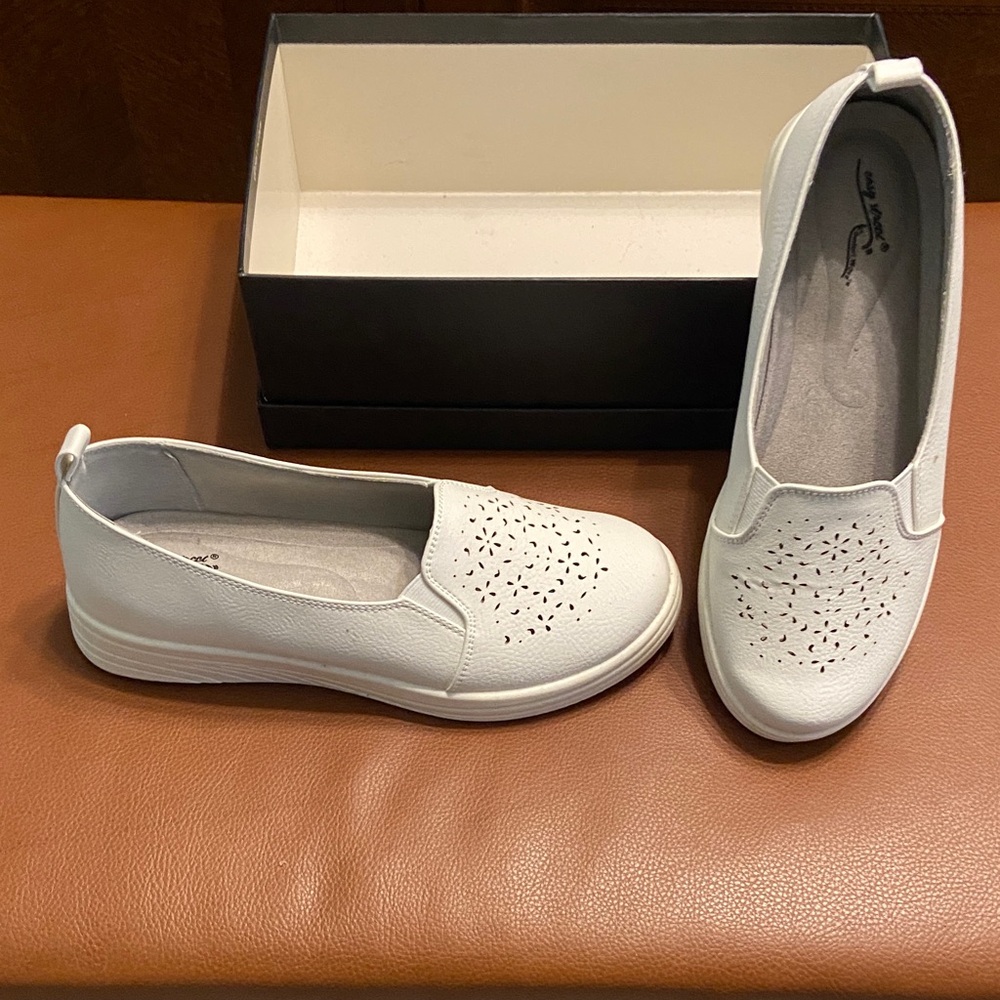 Easy Street White Women's Flats
